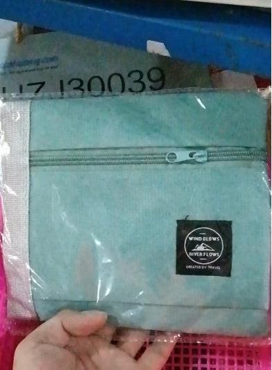 Travel Lightweight Folding Portable Luggage Storage Bag.