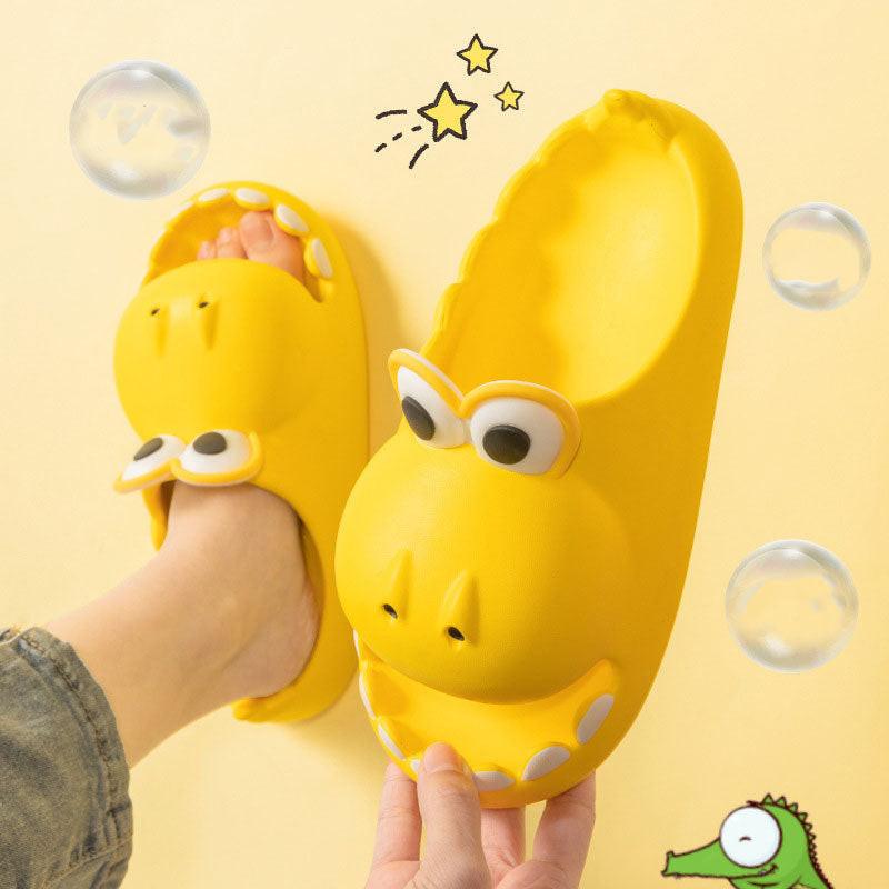 Kids Dinosaur Slippers Wholesale Summer Cartoon Parent Child Outdoor Home EVA Sandals Women Men Kids Cute Slippers Baby Shoes.