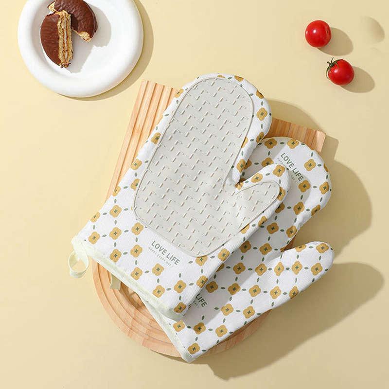 Anti-Scalding Microwave Cotton Non-Slip Insulation Gloves Oven Mitts  Kitchen Heat Resistant Thickened Cotton Heat Insulation Microwave Oven Oven Anti Scalding Household Gloves Baking Tools.
