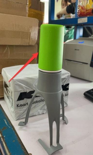 Automatic cooking mixer.