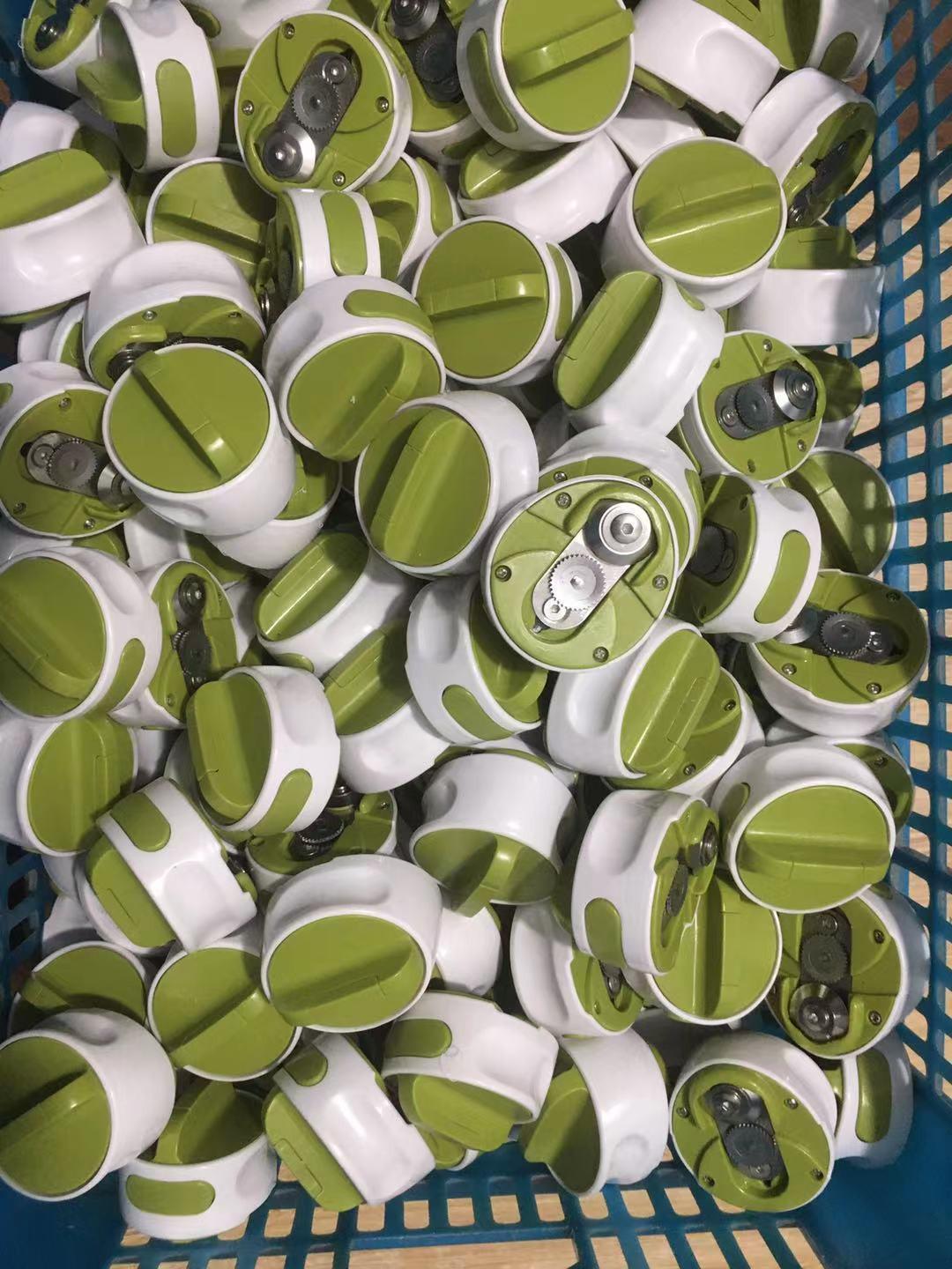 Lid Opener Screw Kitchen Utility Gadget Labor Saving.